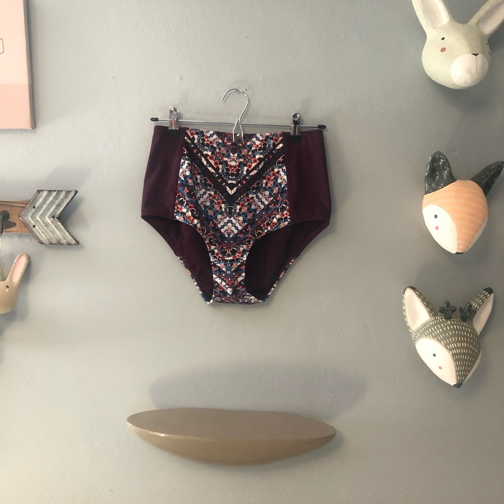 Athleta high rise Bikini bottom size medium